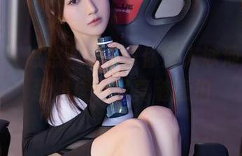 秀人网 – 悠悠YOYO带你潜入泳池，资源猛如虎，写真随意拍