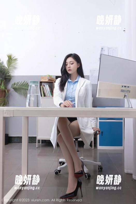 秀人网 - 精选：米妮大萌萌的牛仔裤，大概是我最爱的造型