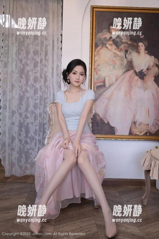 秀人网 - 我们来聊聊：雅茹老师在白丝写真中怎么做到每个角度都让人‘心神不宁’的？