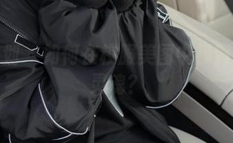 紧急企划 – 如何在校服美图中找到小恩的灵魂？