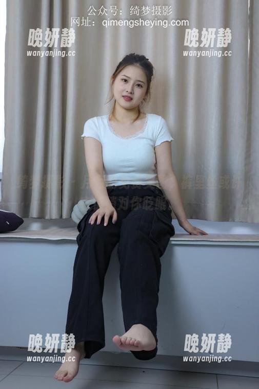 绮梦摄影 - 月月的免费美图，裤里丝或许在悄悄对你眨眼。