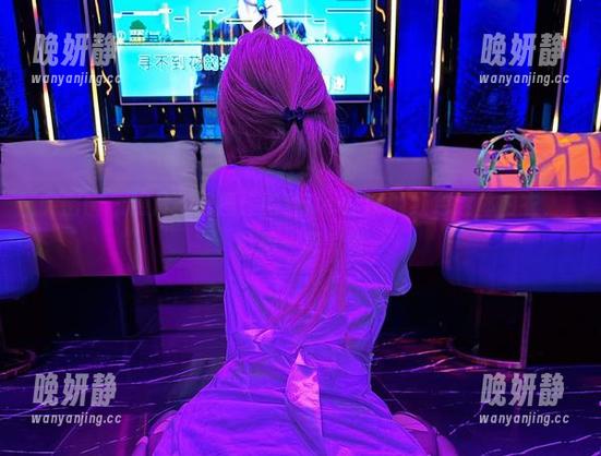 微密圈 - 照片未修图：脸红Dearie的红色连体内衣，私拍一探究竟