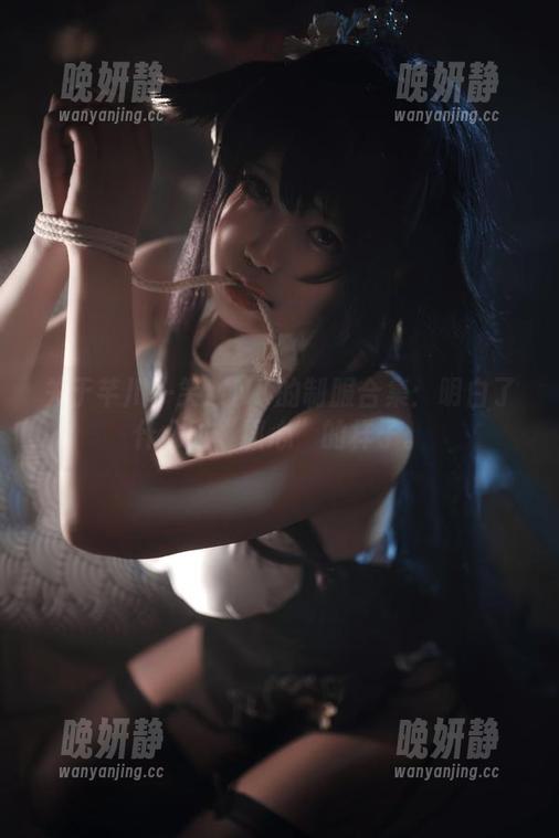 关于芊川一笑MNK的制服合集：明白了什么叫“抓心”的样子。
