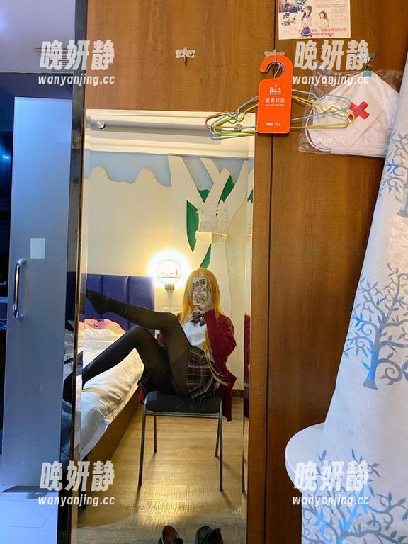 写真里的紫发魅魔，芋圆侑子让我忍不住想要更多资源。