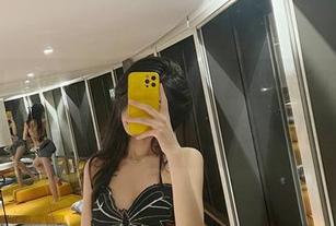 微密圈 – 网盘随便翻翻，就能发现葛征的连衣裙合集，真让人想多看几遍！