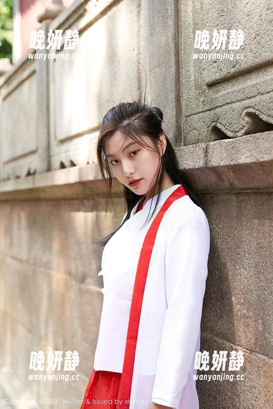 蜜桃社 - 吊带、杏子、私拍，咦…有不一样的故事吧？