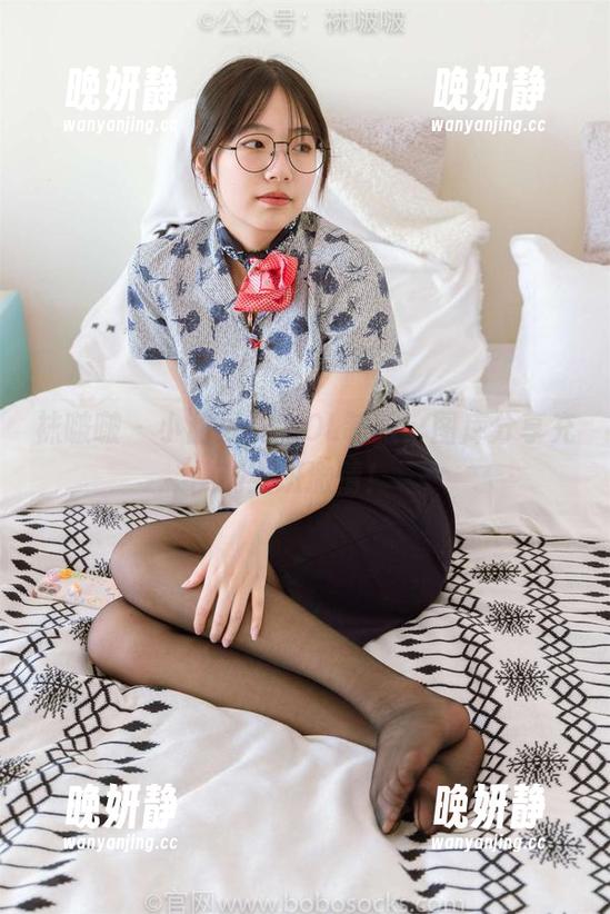 袜啵啵 - 小甜豆玩转OL制服，图库分享充满上班激情！