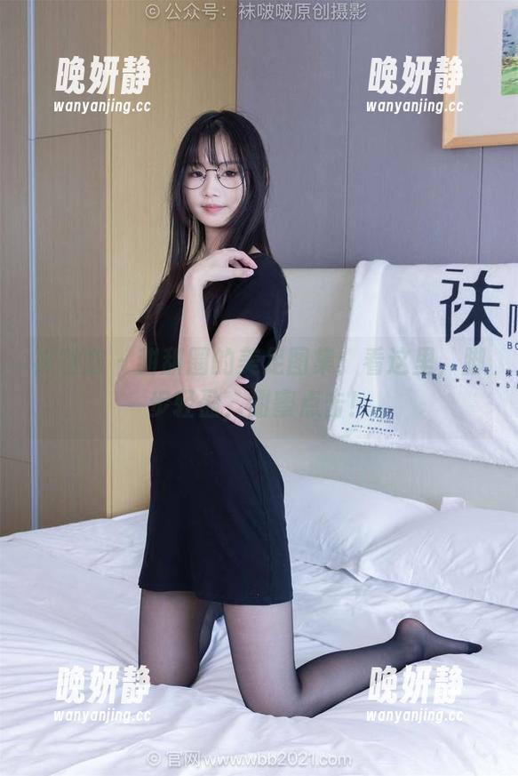 袜啵啵 - 甜甜圈的美足图集：看这里，脚步轻盈，甜蜜点击！
