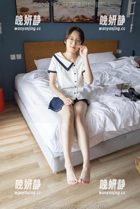 袜啵啵 - 稚予的红丝应该算是个小谜团吧，光看起来就让人忍不住想要更深入了解！
