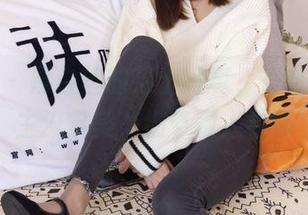 袜啵啵 – 厚白丝的芝士写真，符合我的非主流审美，细节耐人寻味