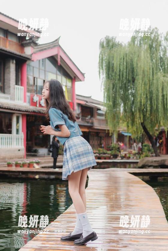 西瓜少女这次给丽江的画像添了点彩，更美的JK作品集跟着更新出炉！