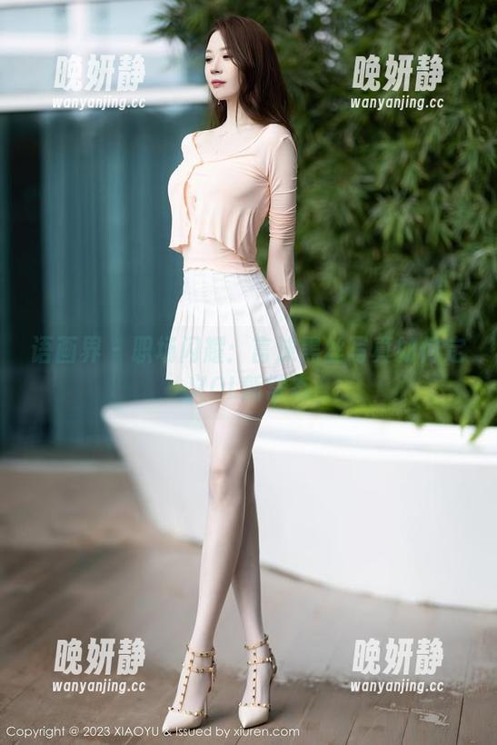 语画界 - 职场闪耀：言沫黑丝写真如何定义OL新常态