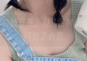 有种全套的新鲜感，贝儿酱Miki这白衬衫用对了心思