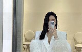 微密圈 – 金希儿女仆图册：别忙着打理家务，先处理我这颗心！