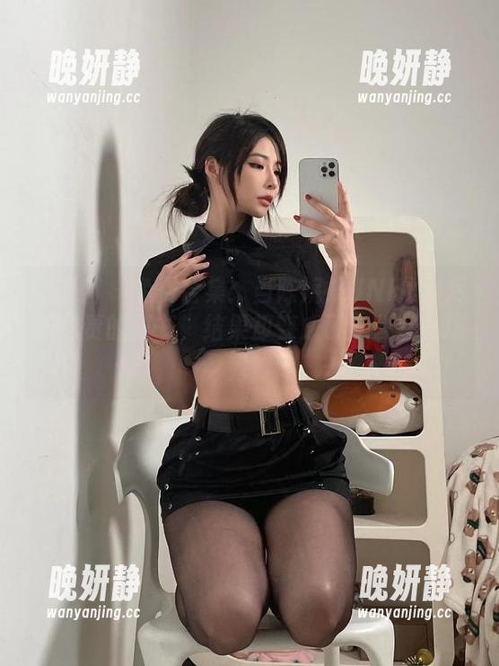 陈妮妮UNI 微密圈 - 免费合集:当陈妮妮UNI化身尽职尽责的秘书,结果却变成了办公室一场秀?