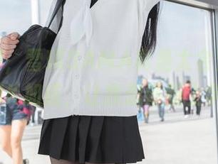 免费美图，雪琪SAMA真是太会穿了，黑丝JK加成，让我想重新上学。