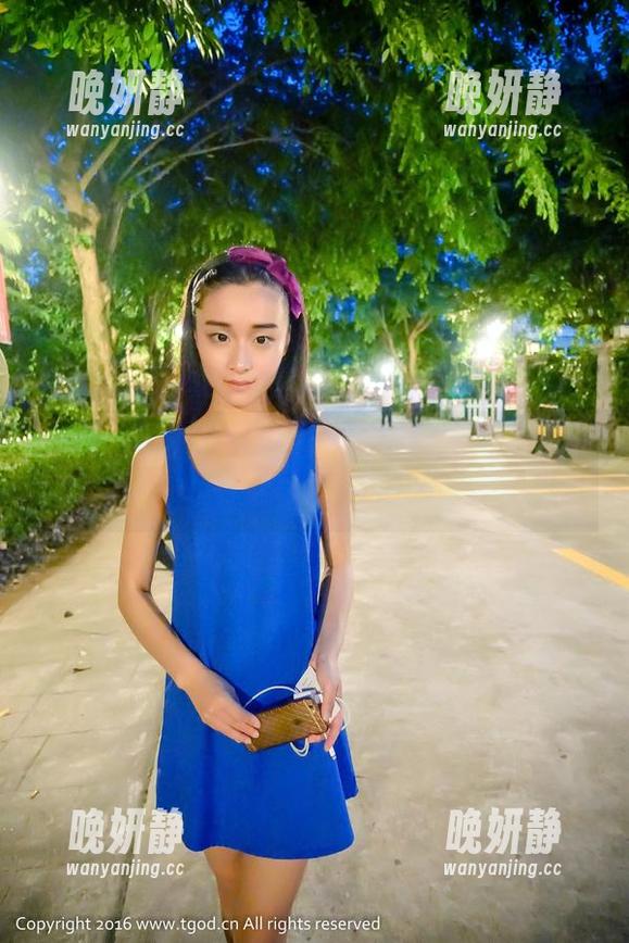 青豆客 - 岑苑之barbiebaby的校园最新写真：乍一看还以为在拍广告